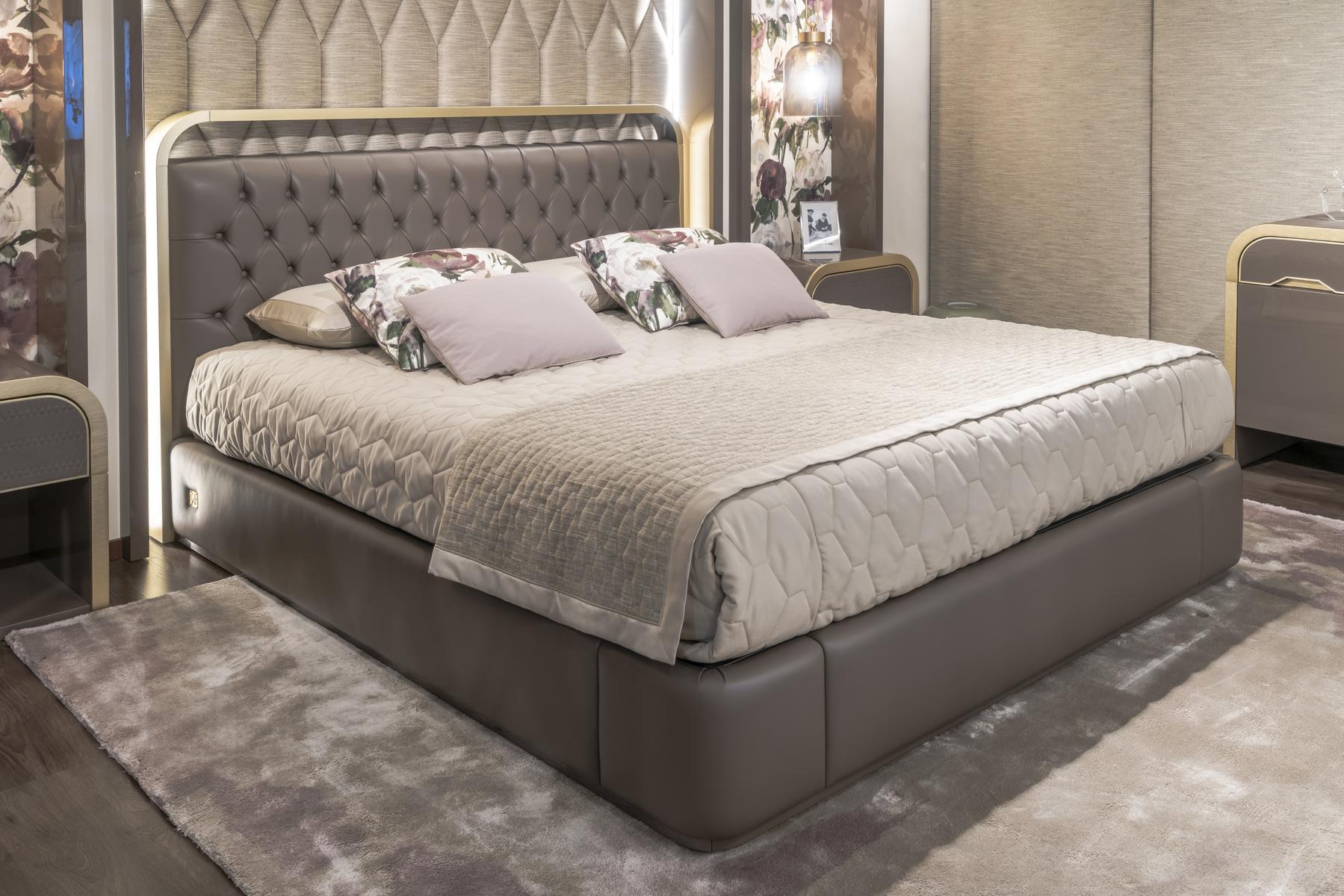 Upholstered leather bed with tufted headboard | Ocean by Bruno Zampa