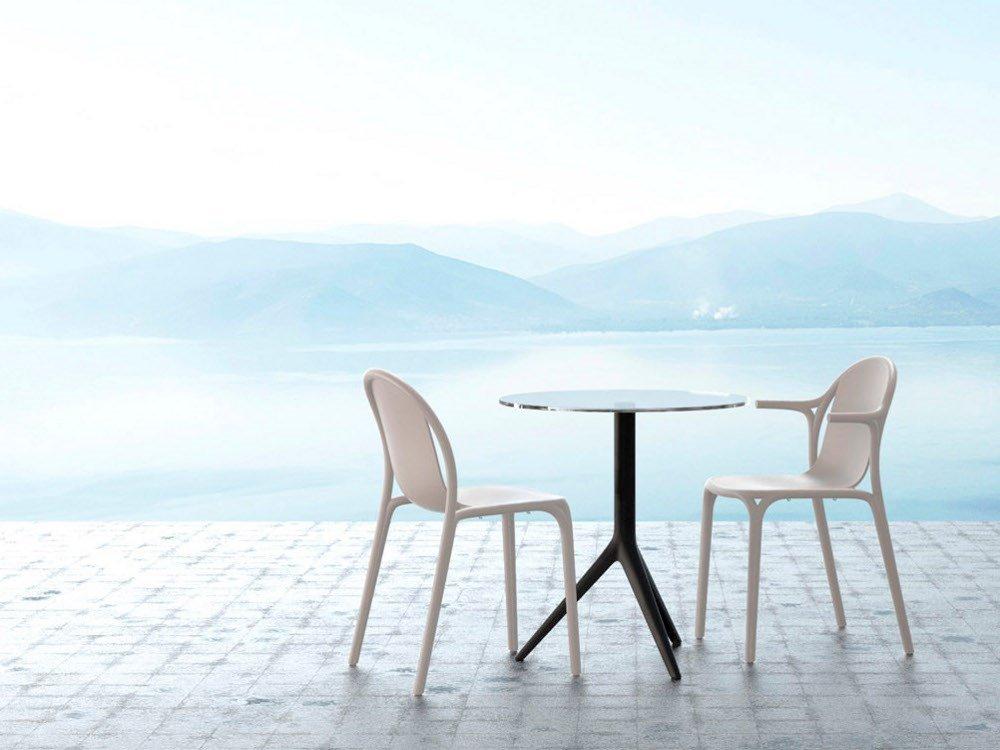 Stackable garden chair with armrests | Brooklyn by Vondom