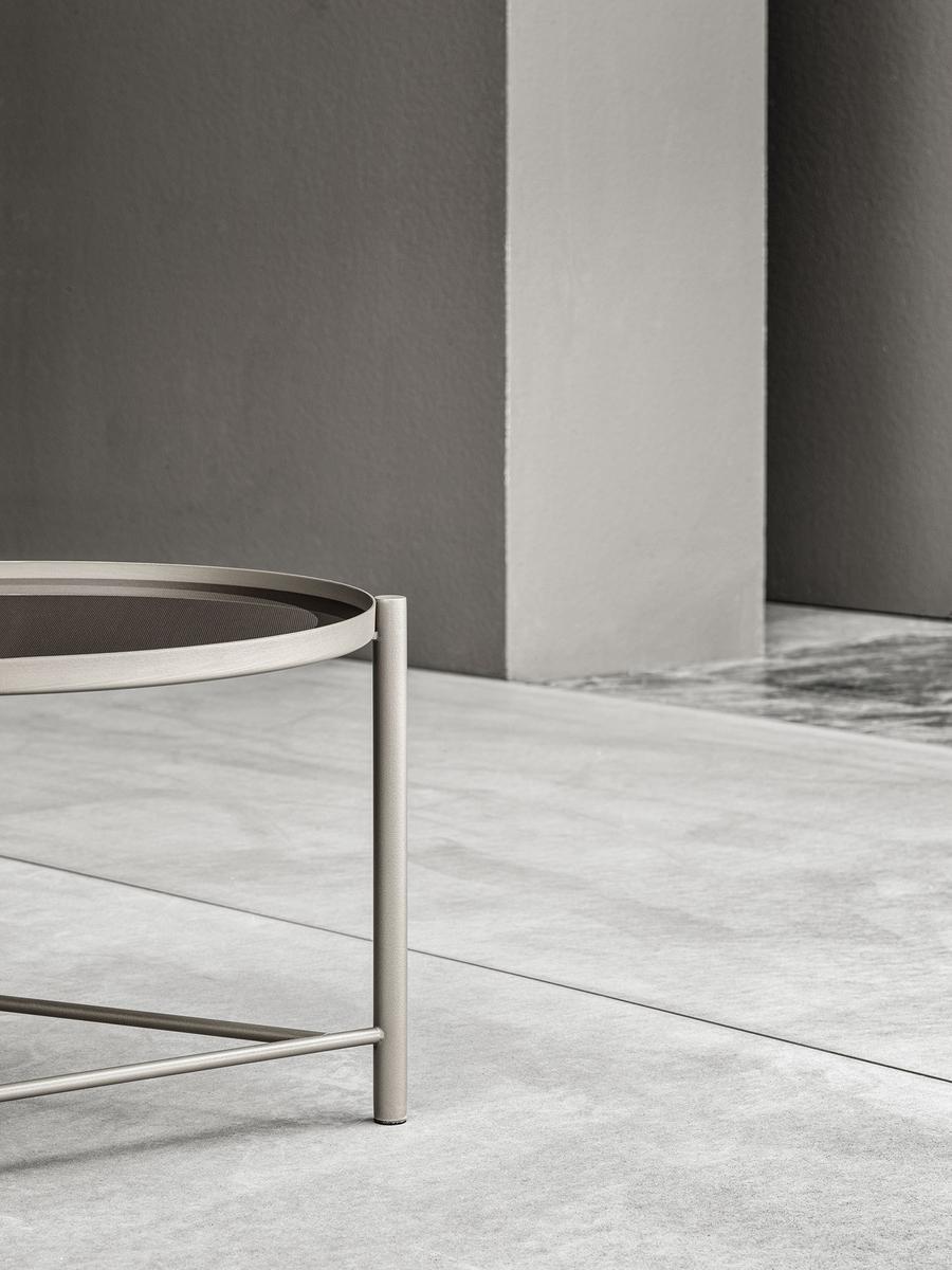Low round glass and metal coffee table | Santa Monica by Frigerio