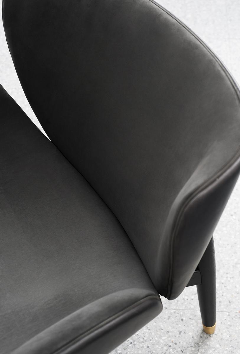 Leather armchair with armrests | Jorgen by Baxter
