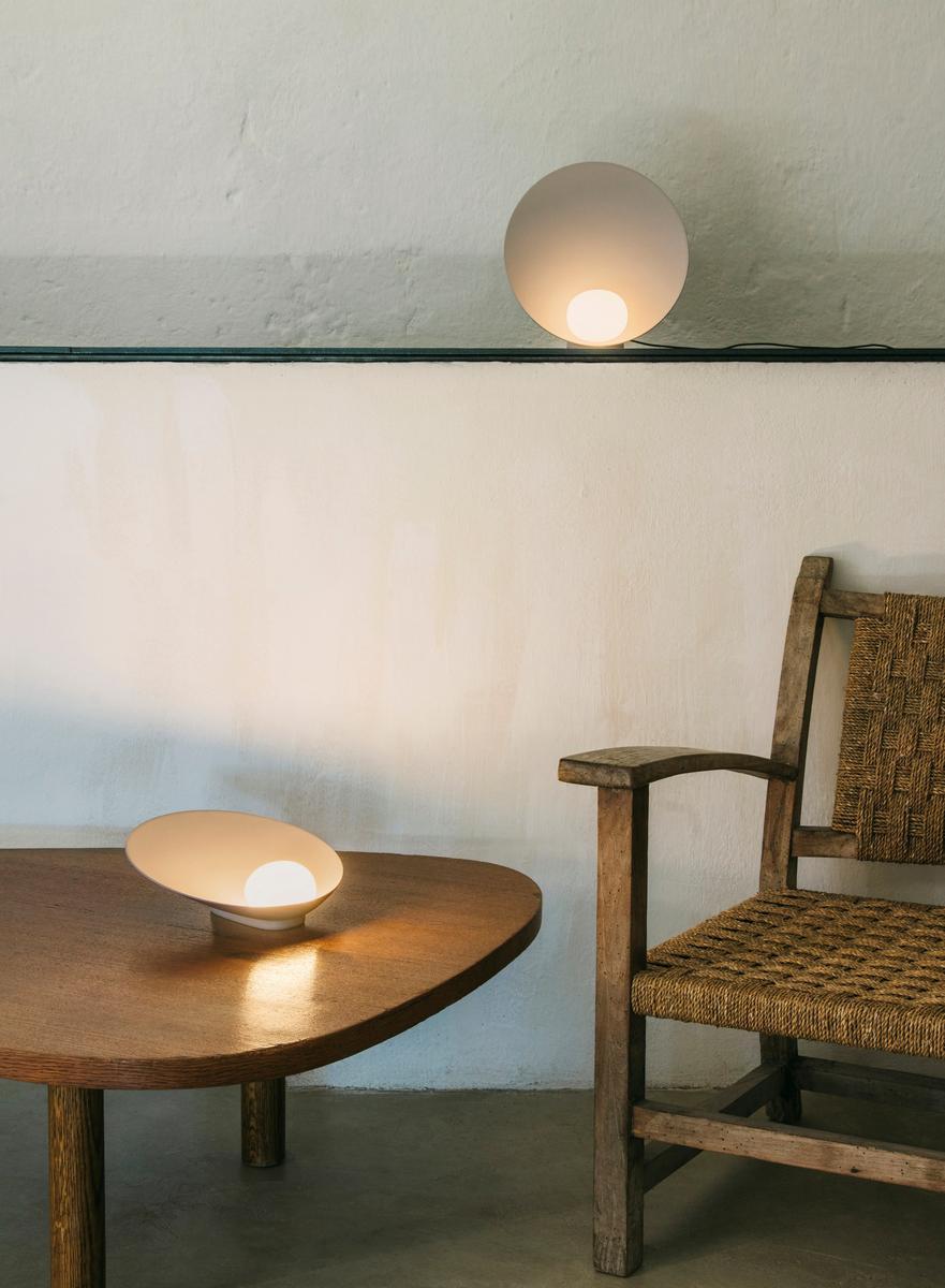 LED blown glass table lamp | Musa by Vibia