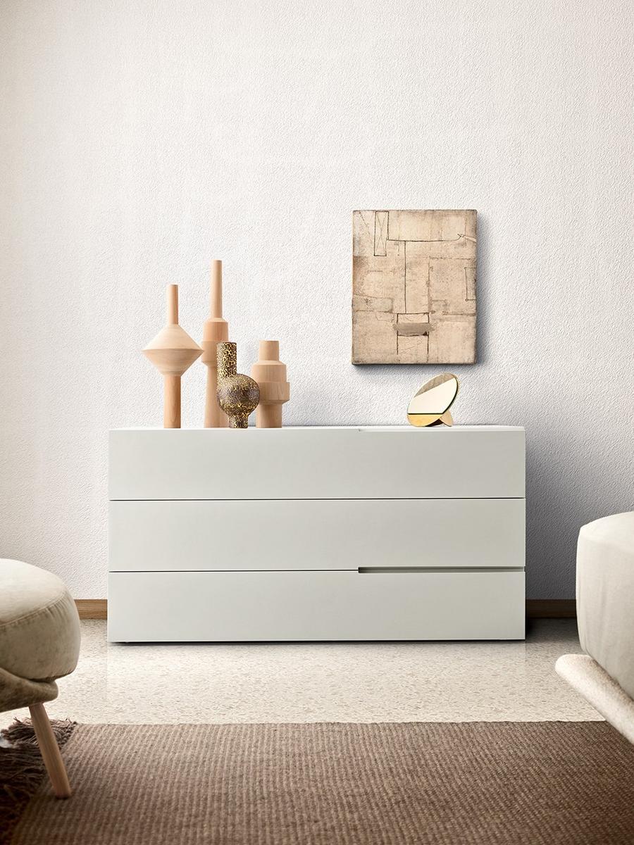 Wooden chest of drawers with integrated handles | Segno by Pianca