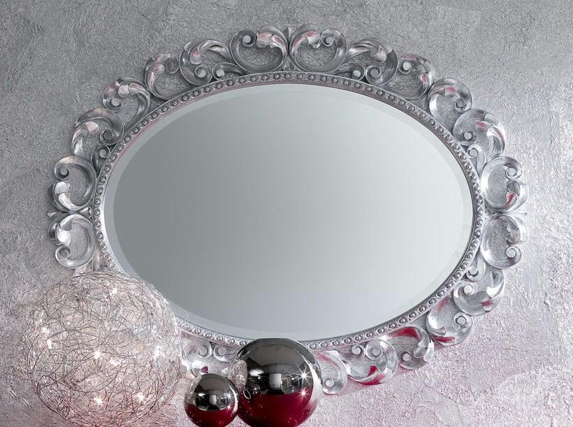 Oval wall-mounted framed mirror | Minimal Baroque by Modenese Gastone