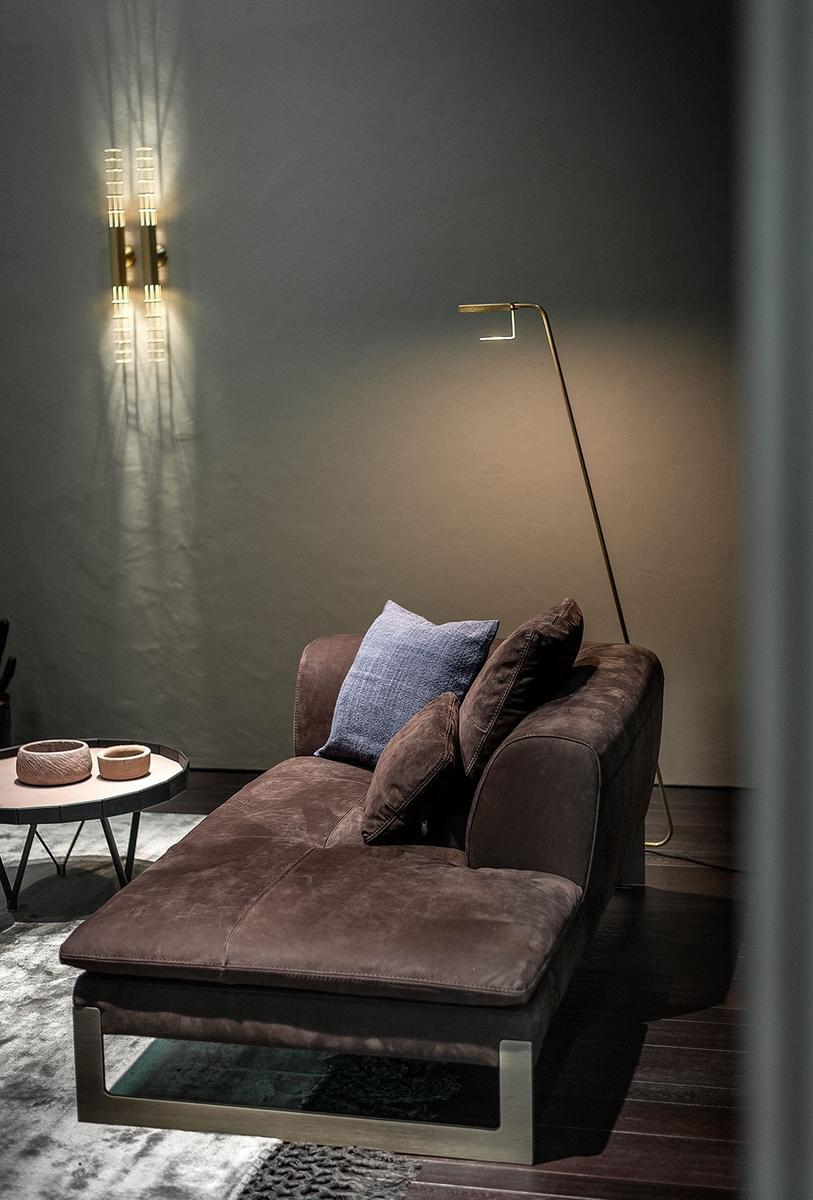 Solid-color handmade rug | Fringes by Baxter