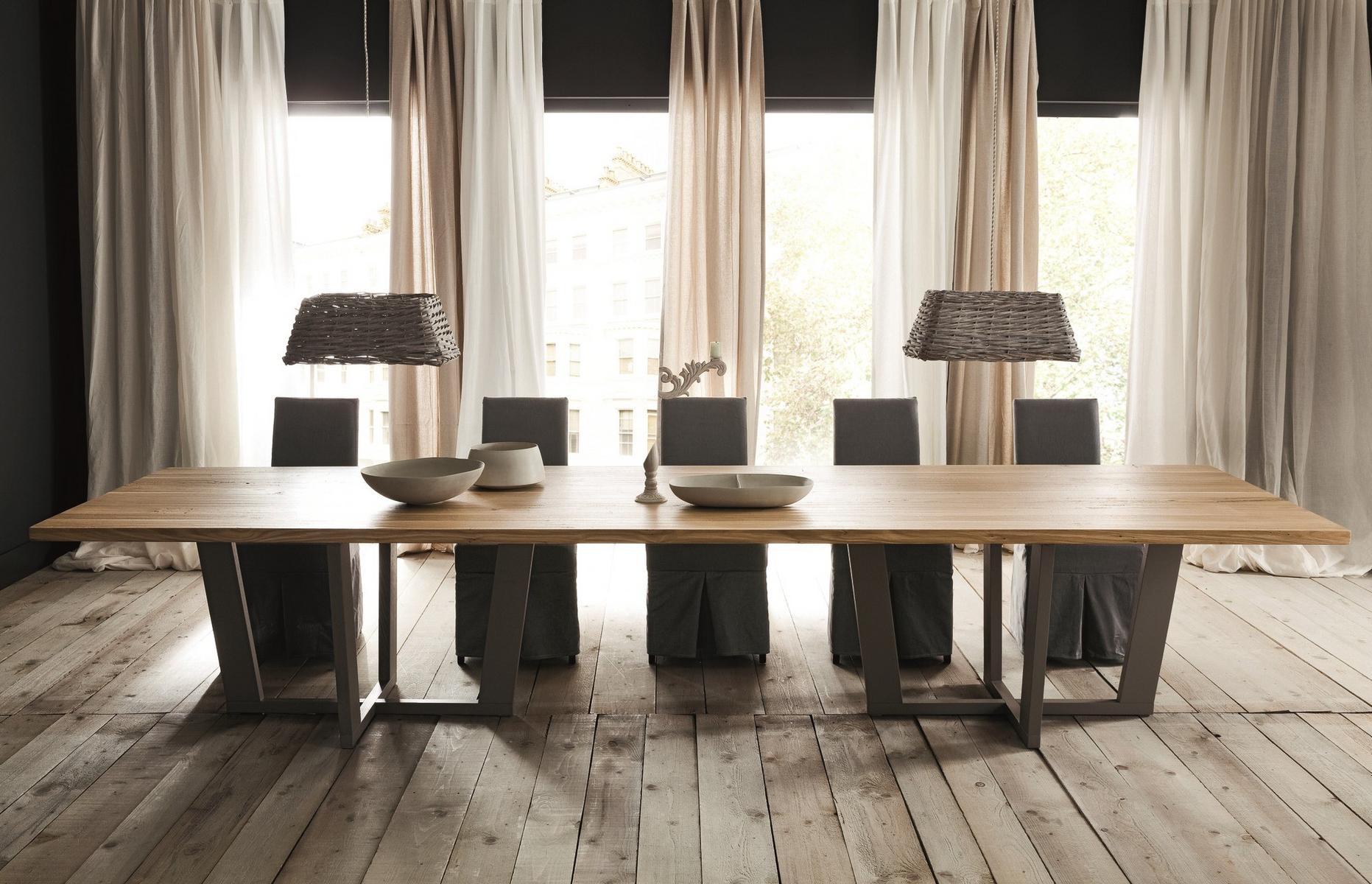 Rectangular oak dining table | Parigi + Road by Altacorte