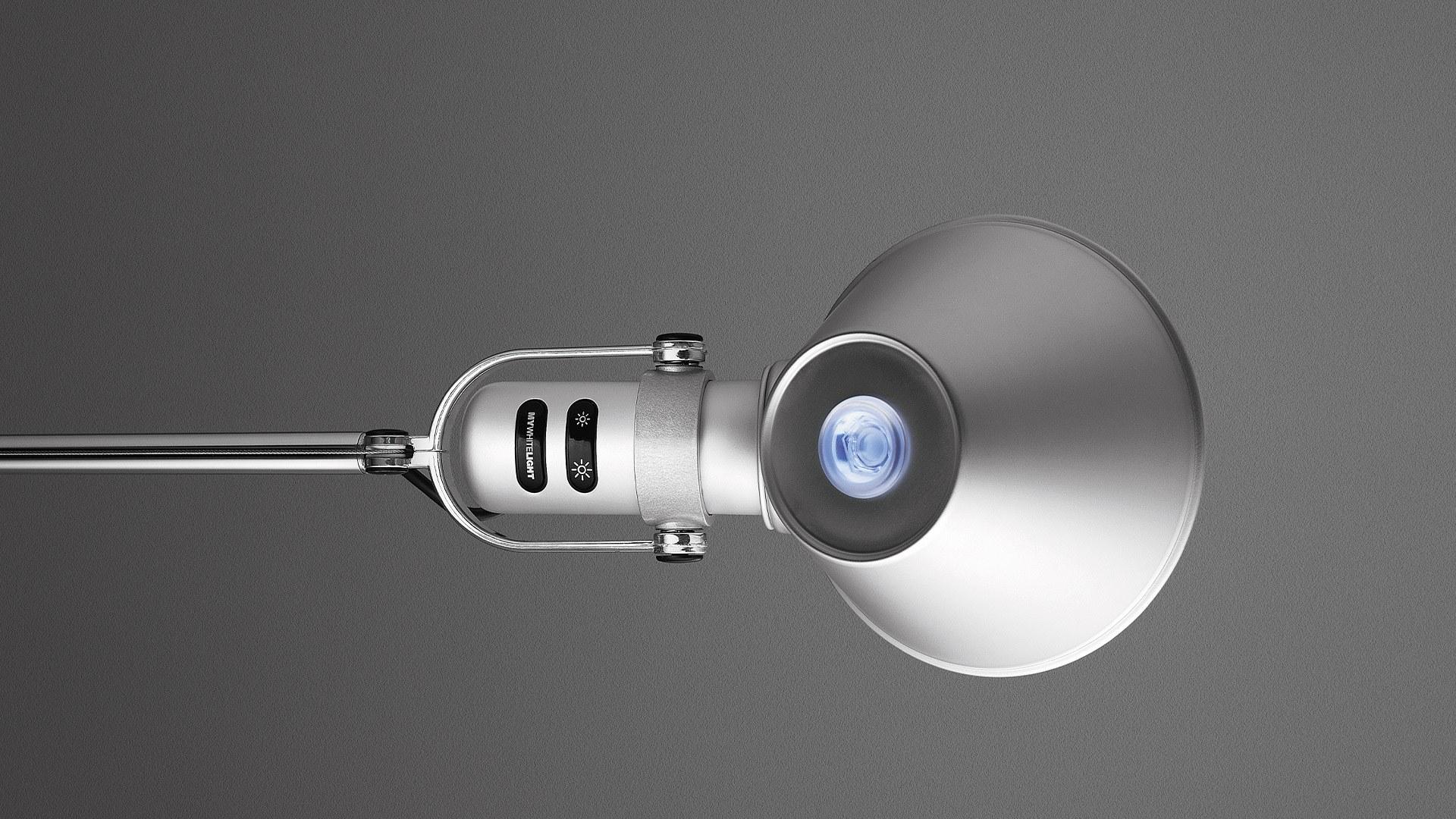 Direct light aluminium table lamp | Tolomeo by Artemide