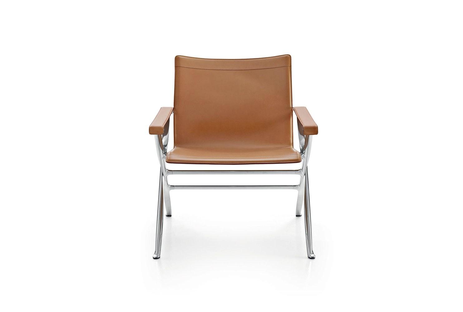 Tanned leather easy chair with armrests | Beverly '14 by B&B Italia