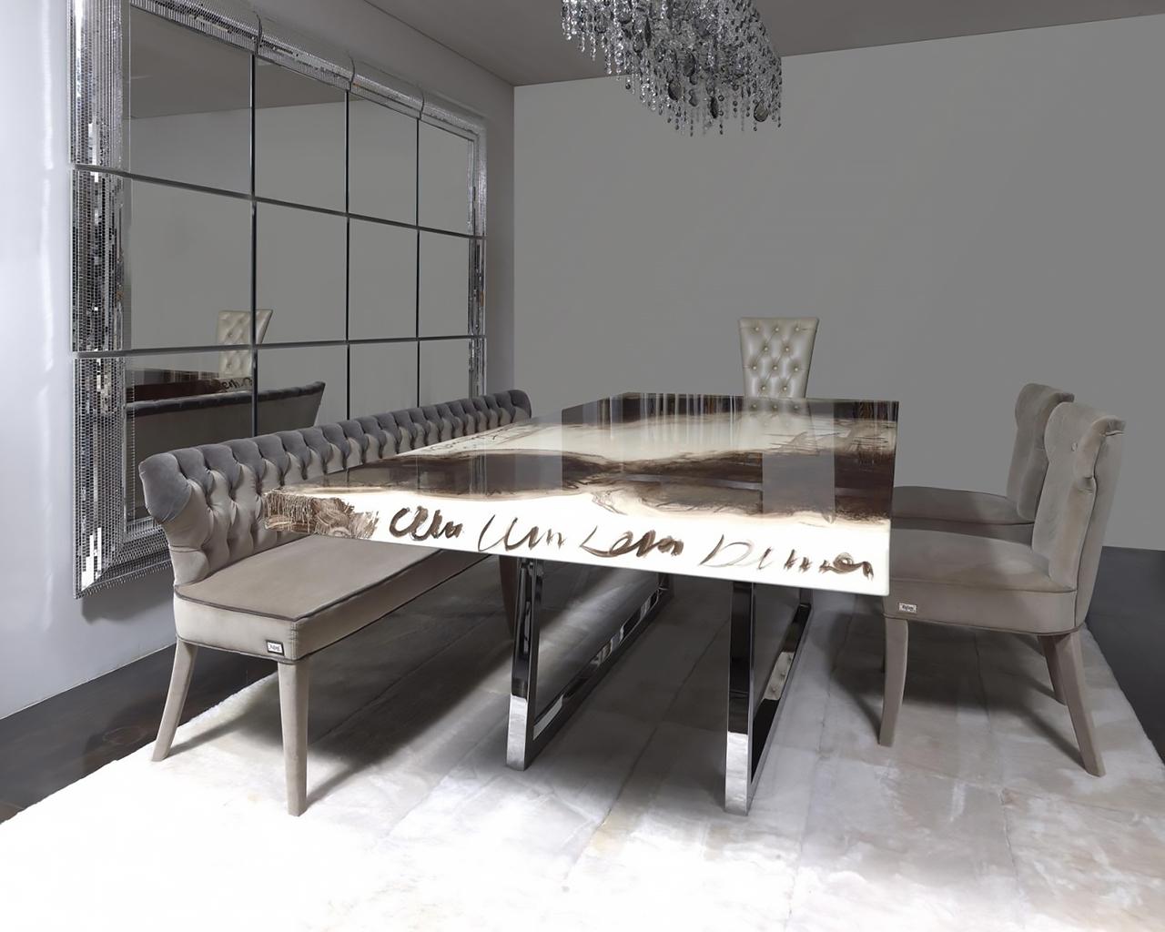 Round marble table in a luxury style | Decoro by Rugiano
