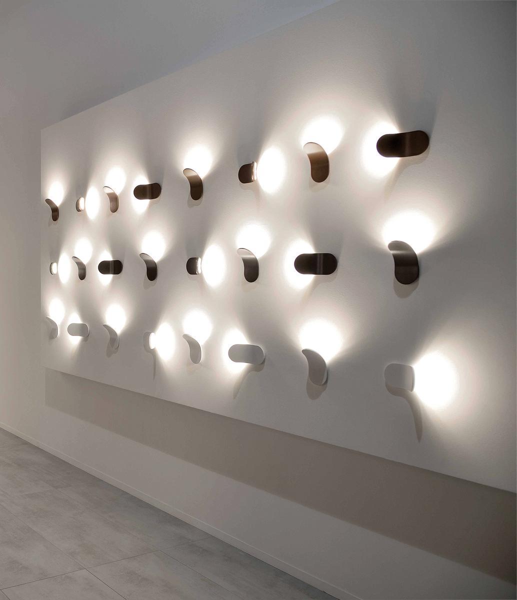 LED aluminium wall light with dimmer | Lik by Axolight