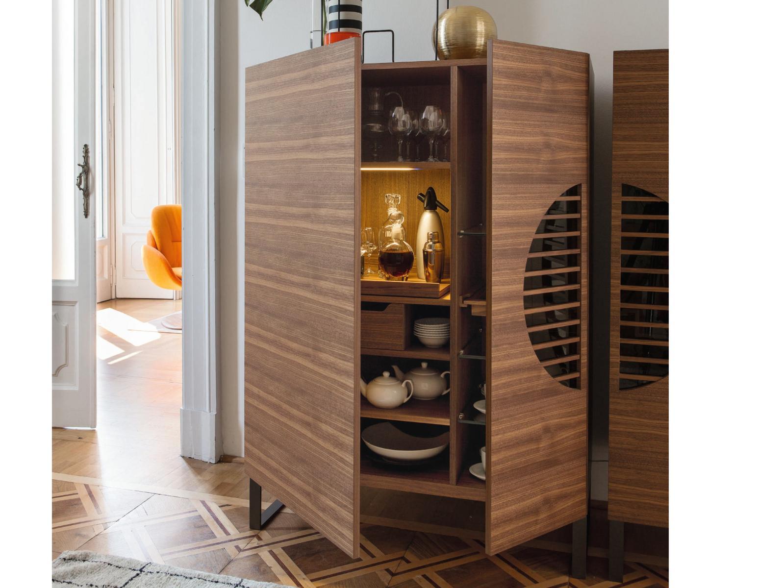 Wooden bar cabinet with integrated lighting | Polifemo by Porada