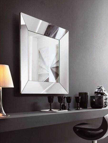Square framed mirror | Trapezio by Riflessi