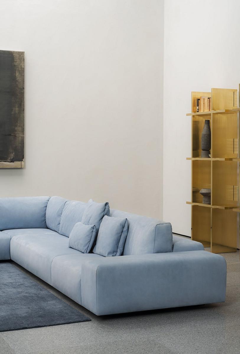 Sectional leather sofa | Monsieur Modular by Baxter