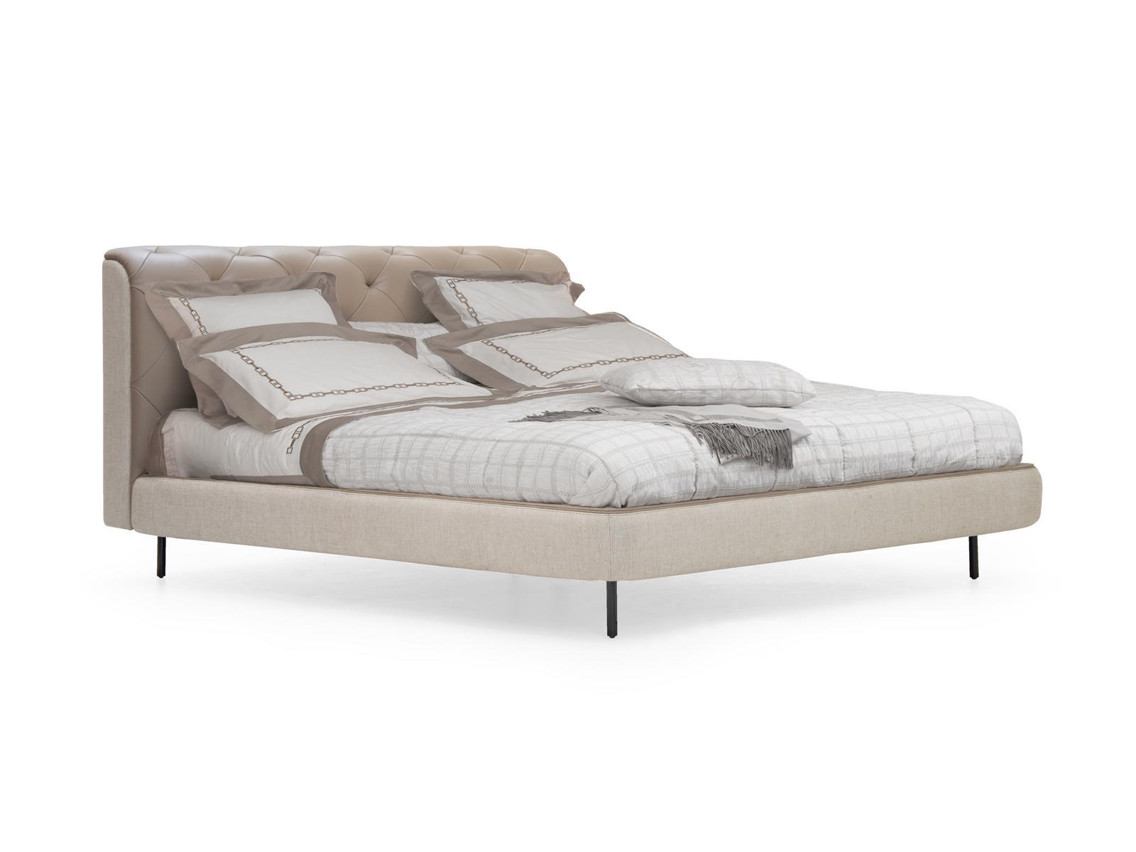 Leather bed with tufted headboard | Overseas by Formitalia