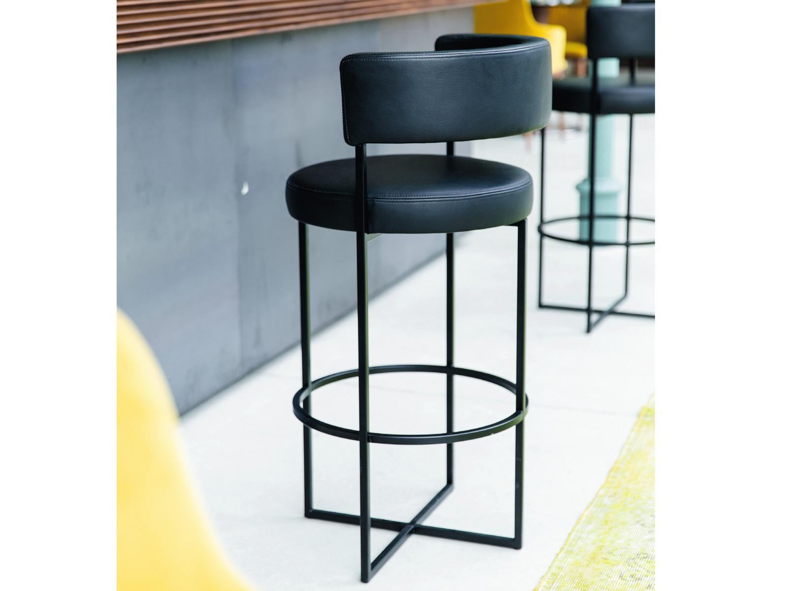 High leather stool and metal frame | Sirio by Porada