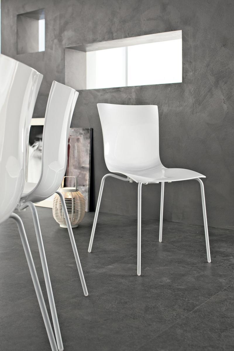 Stackable plastic chair | Aria Easy by Tonin Casa