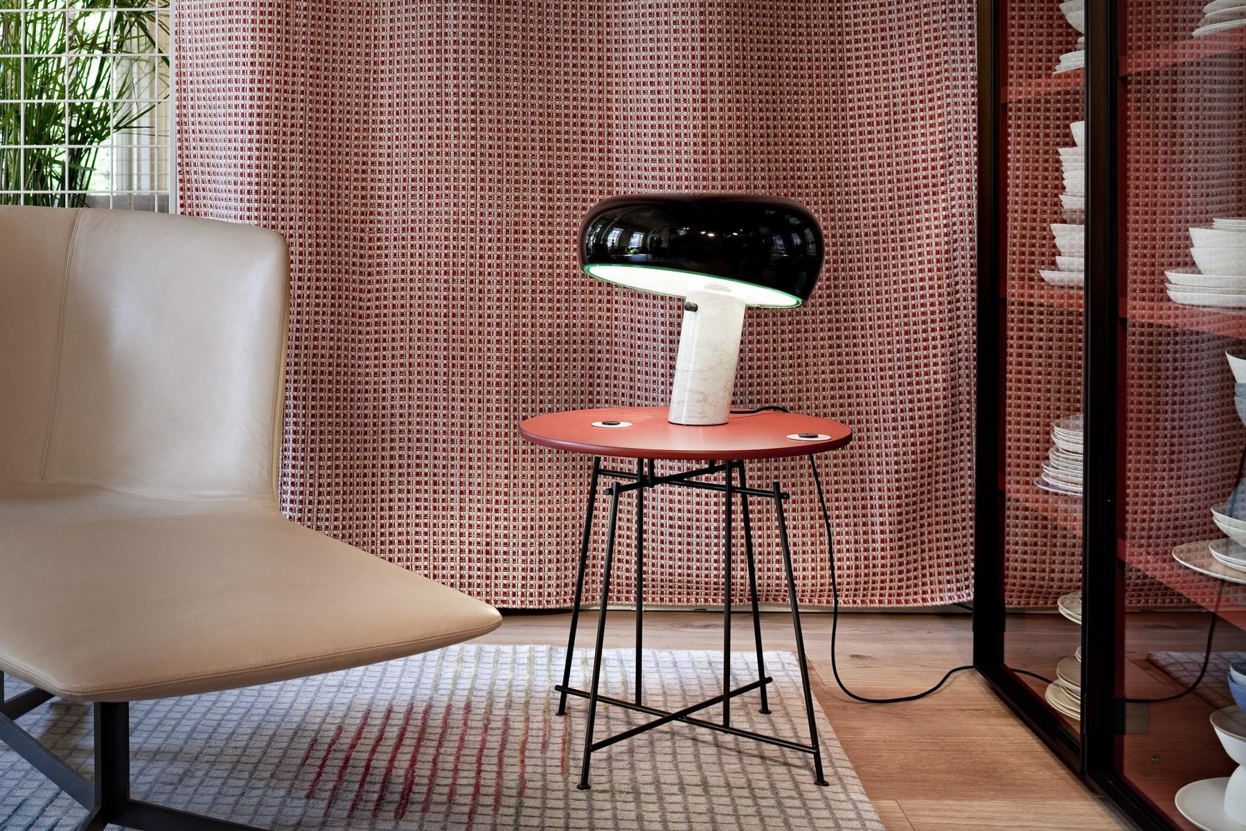 LED direct light table lamp | Snoopy by Flos