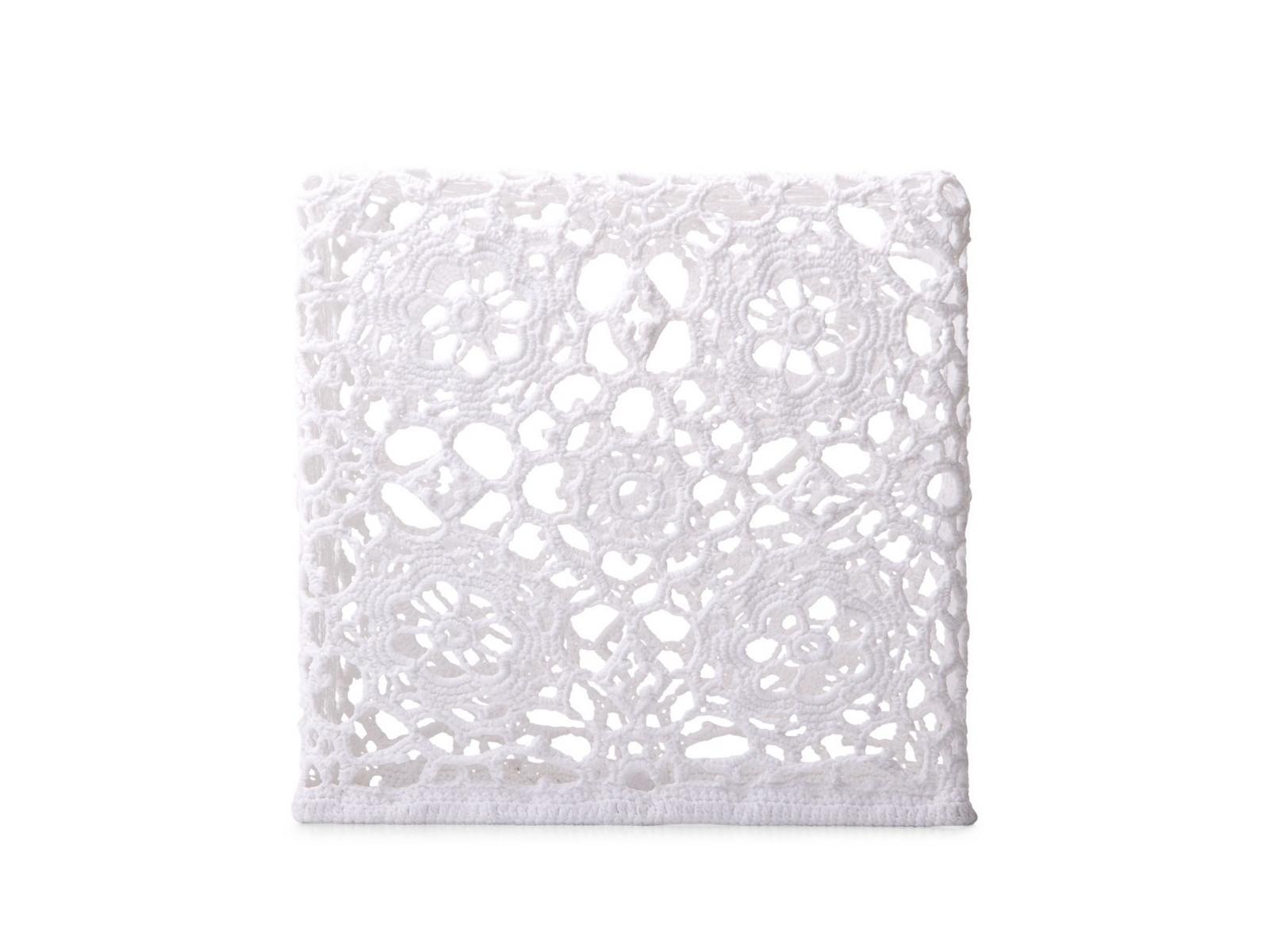 Square cotton coffee table | Crochet Table by Moooi
