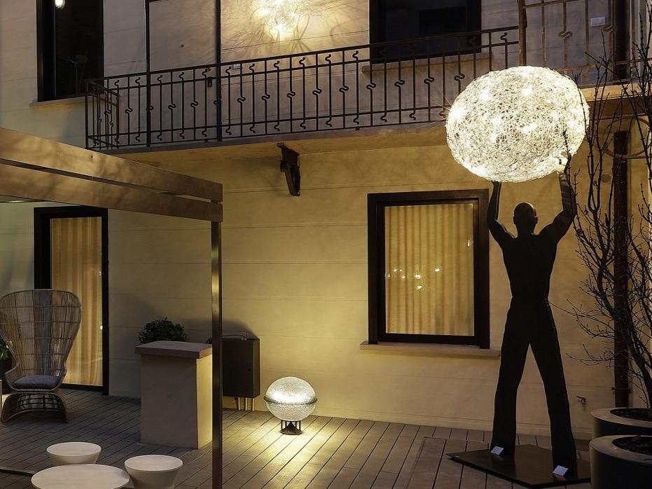 LED floor lamp | Uomo Della Luce Xxl by Catellani & Smith