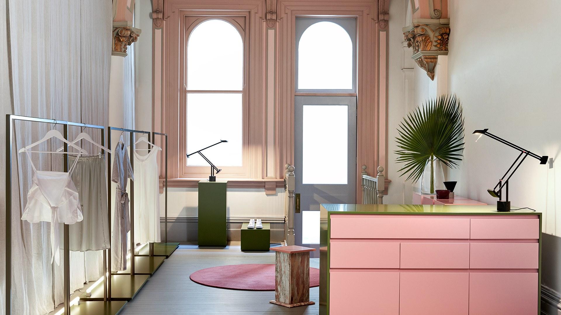 LED adjustable desk lamp | Tizio by Artemide