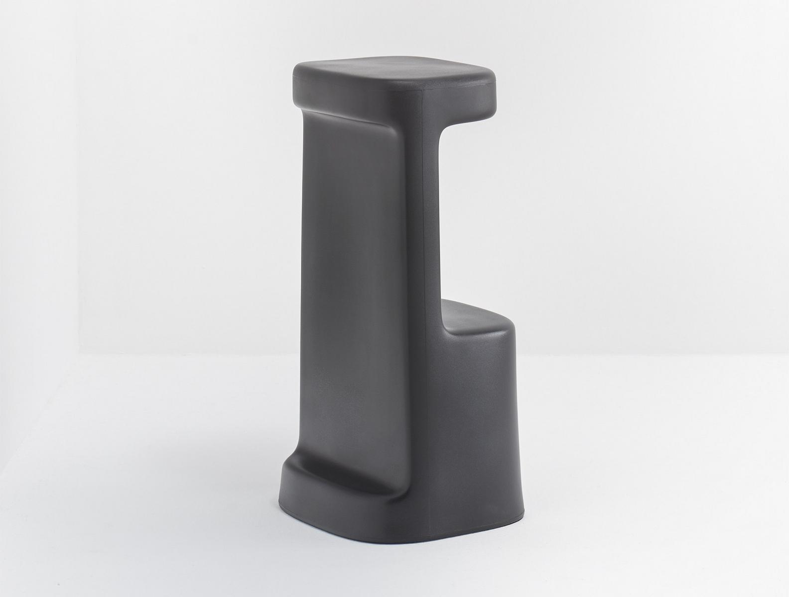 Polyethylene stool | Serif by Pedrali