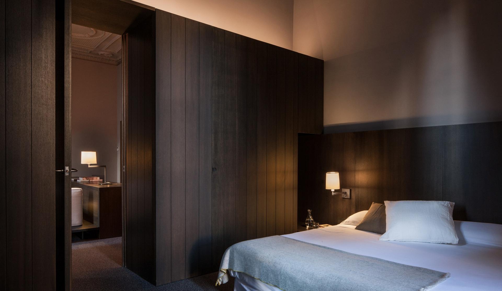 Table lamp | Swing 0507 by Vibia