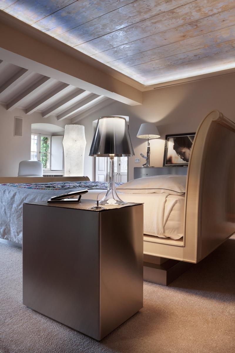 LED polycarbonate table lamp | Miss K by Flos