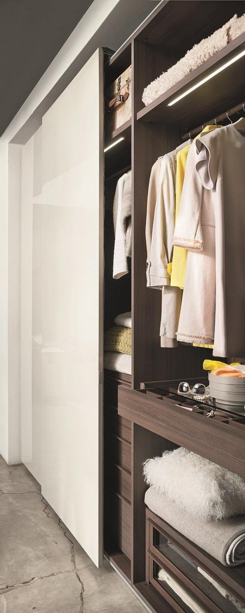Wardrobe with sliding doors custom | Prima by Lema