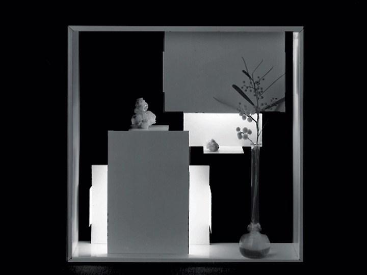 Halogen plate table lamp | Fato by Artemide