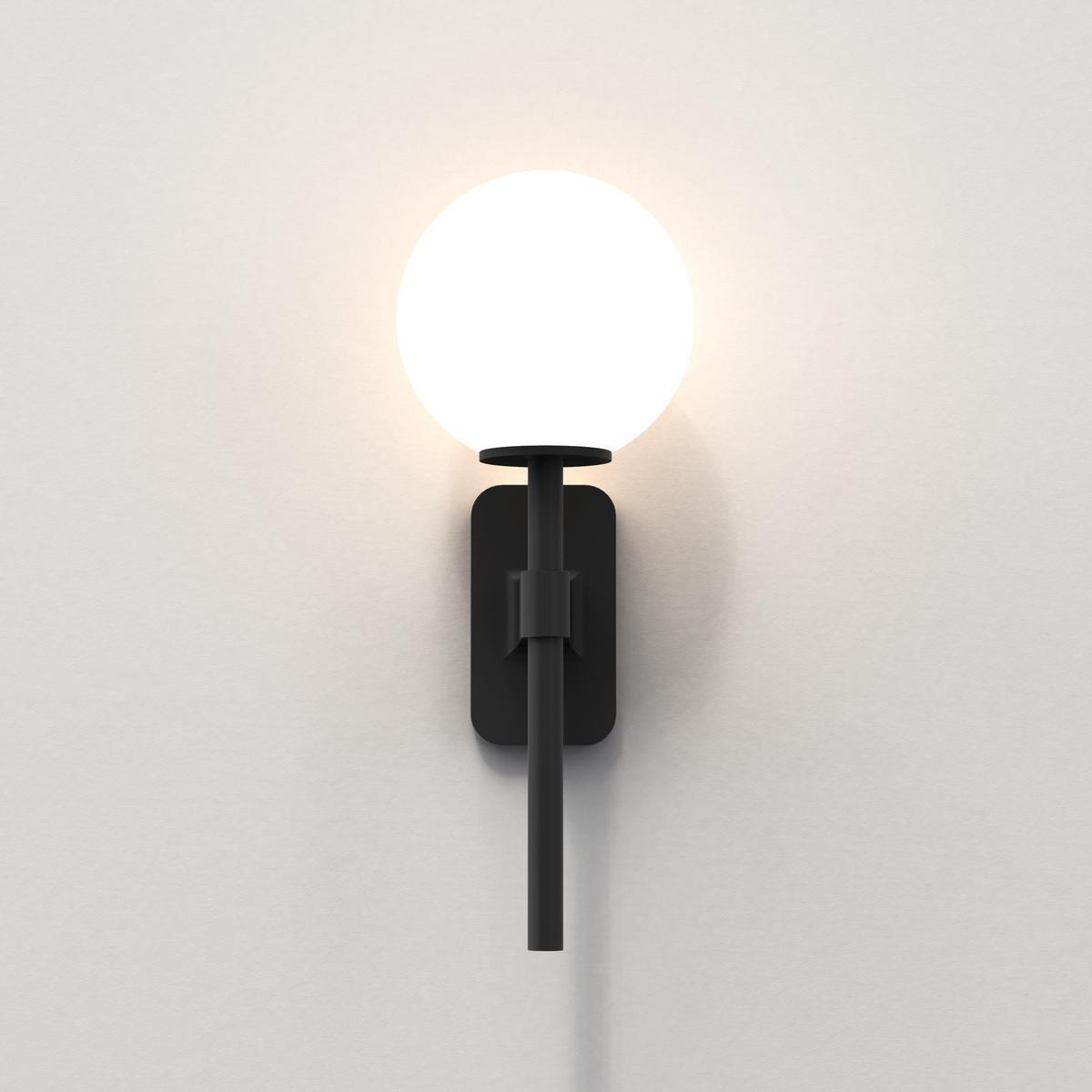 LED zinc wall lamp for bathroom | Tacoma Single by Astro lighting