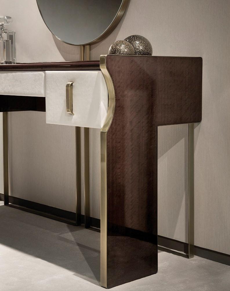 Wooden console table / dressing table | Trilogy by Capital Collection