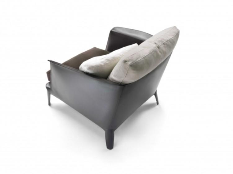 Tanned leather armchair with armrests | Isabel by Flexform