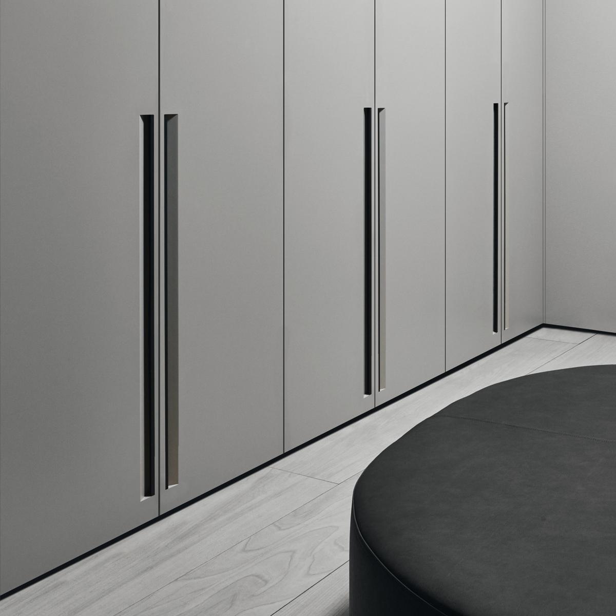 Hinged wooden cabinet door for wardrobes | Gliss Master Niche by Molteni