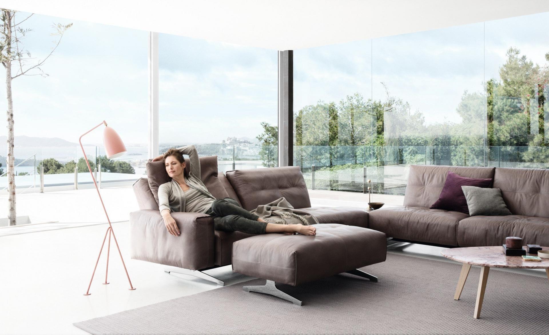 Sled base tufted leather sofa | 50 by Rolf Benz