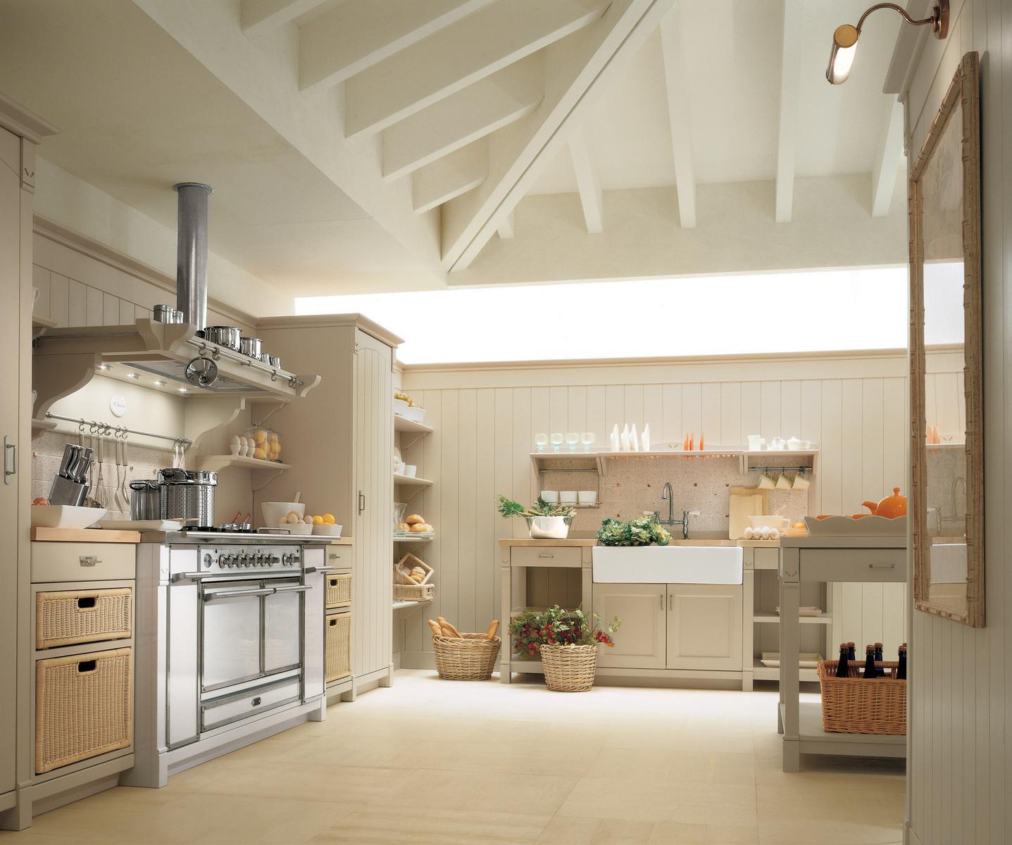 Solid wood kitchen with island  with handles Minacciolo English Mood