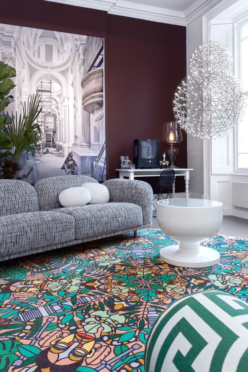 Low round glass-fibre coffee table | Elements 007 by Moooi