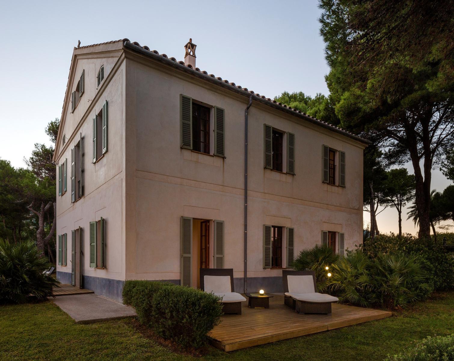 LED floor lamp | June by Vibia