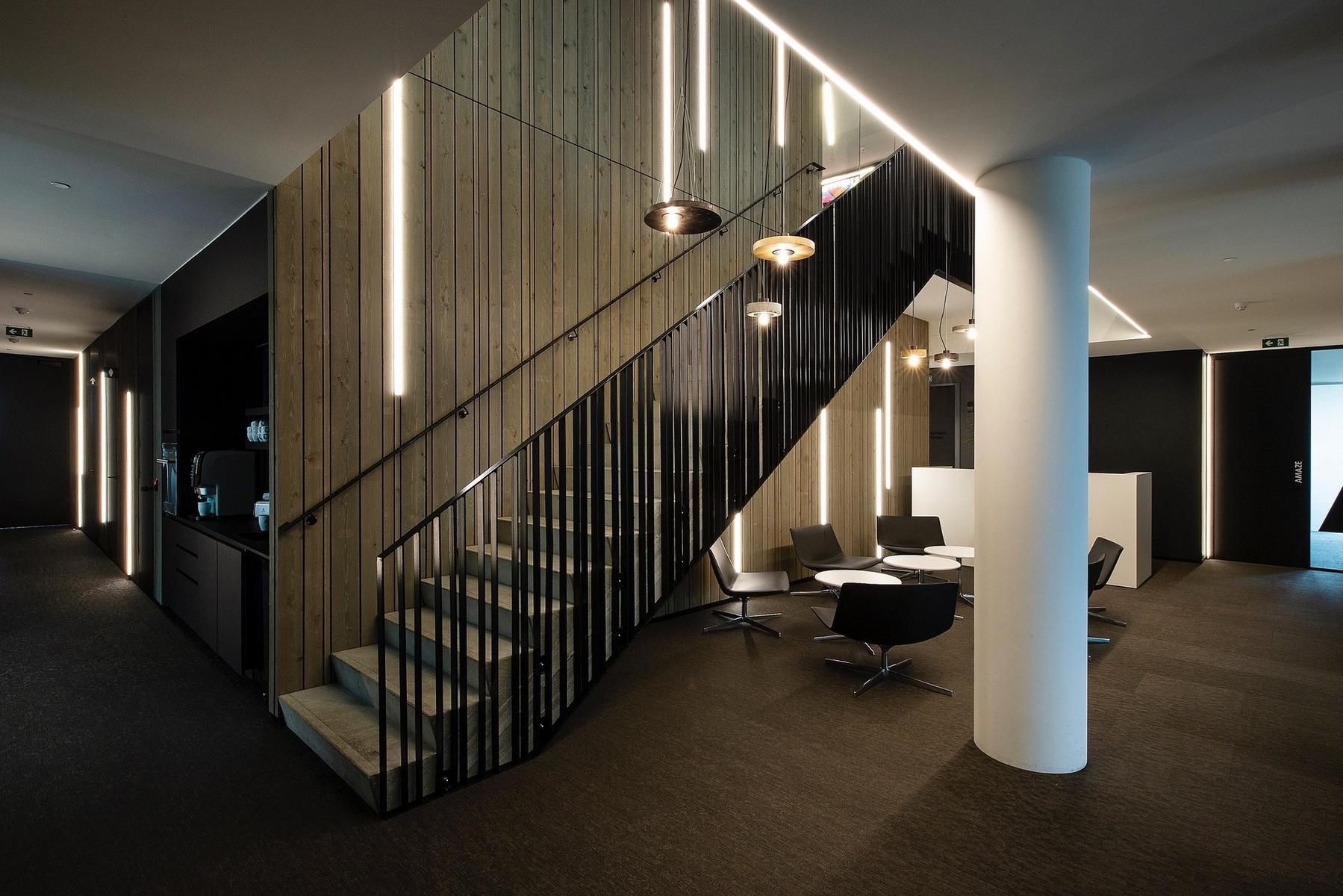 LED aluminium ceiling lamp | Angle Beam by Dark