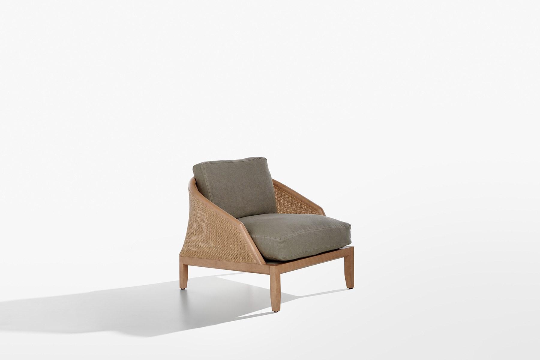Armchair with armrests | Grace by Potocco