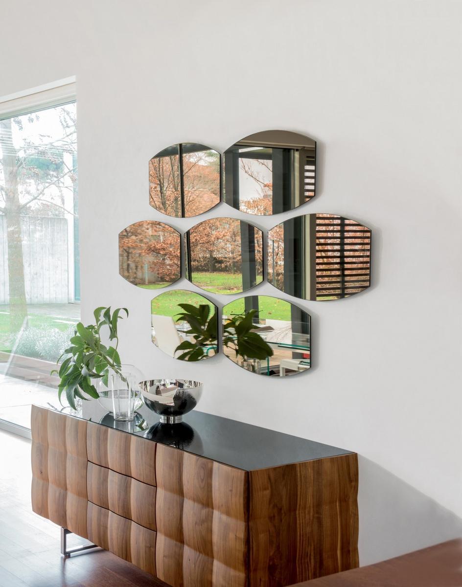 Wall-mounted mirror | Skin by Tonin Casa