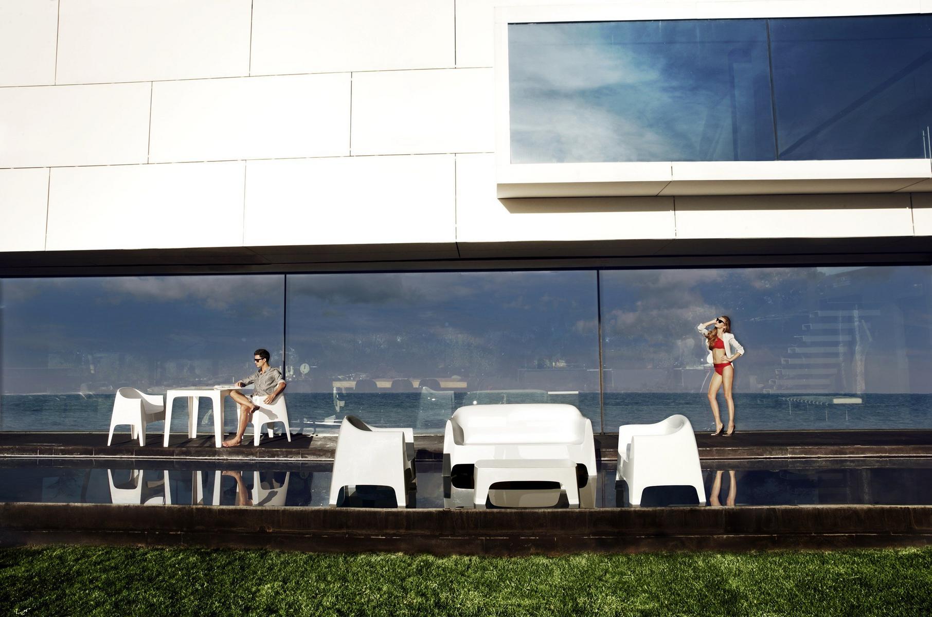 Polypropylene sofa | Solid by Vondom