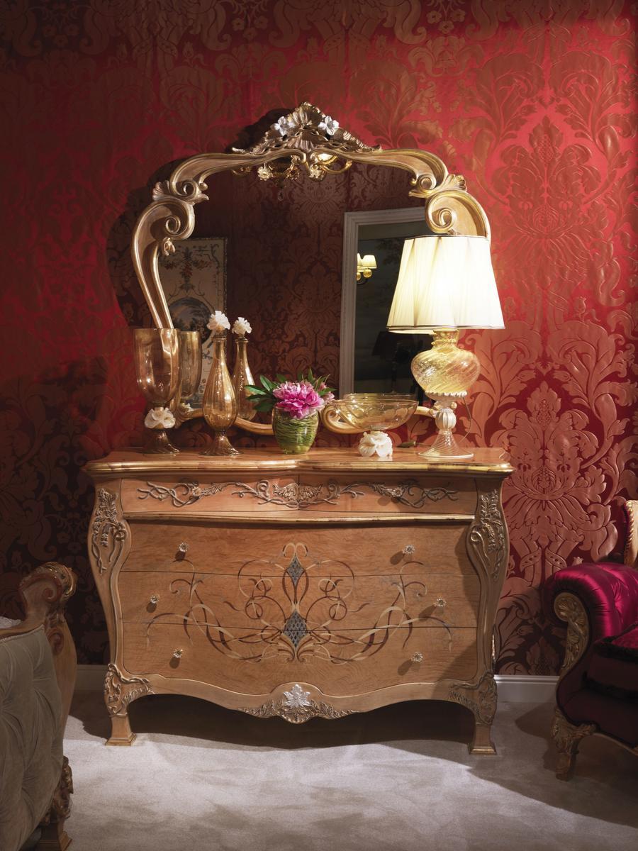 3680 Wooden chest of drawers