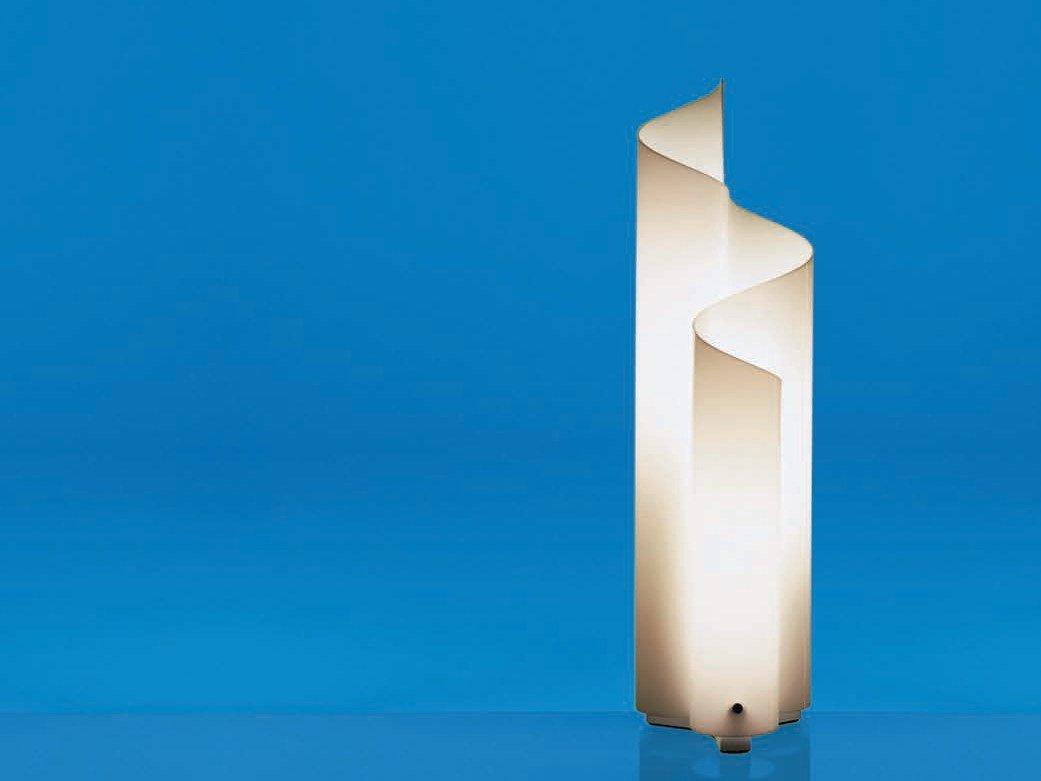 Halogen methacrylate table lamp | Mezzachimera by Artemide