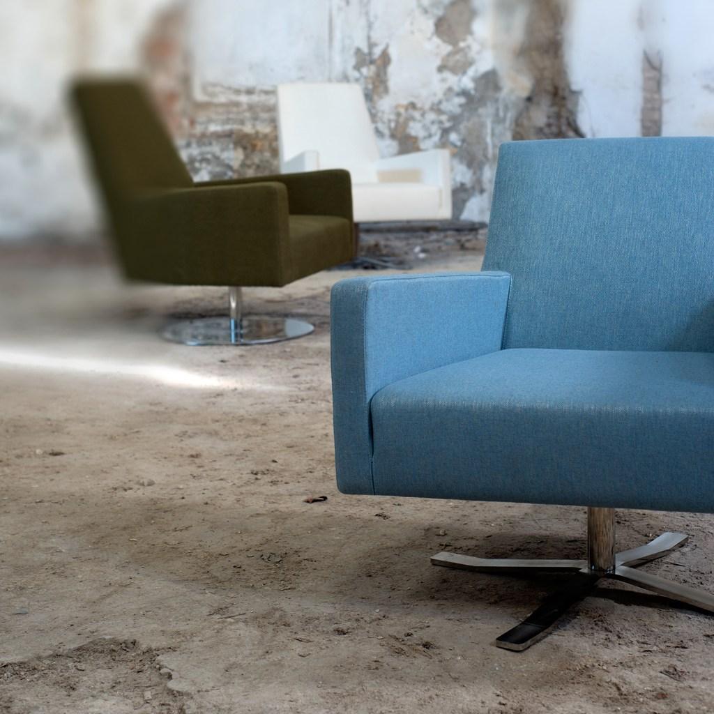 Upholstered armchair with armrests | Boston Sofa by Domingo salotti