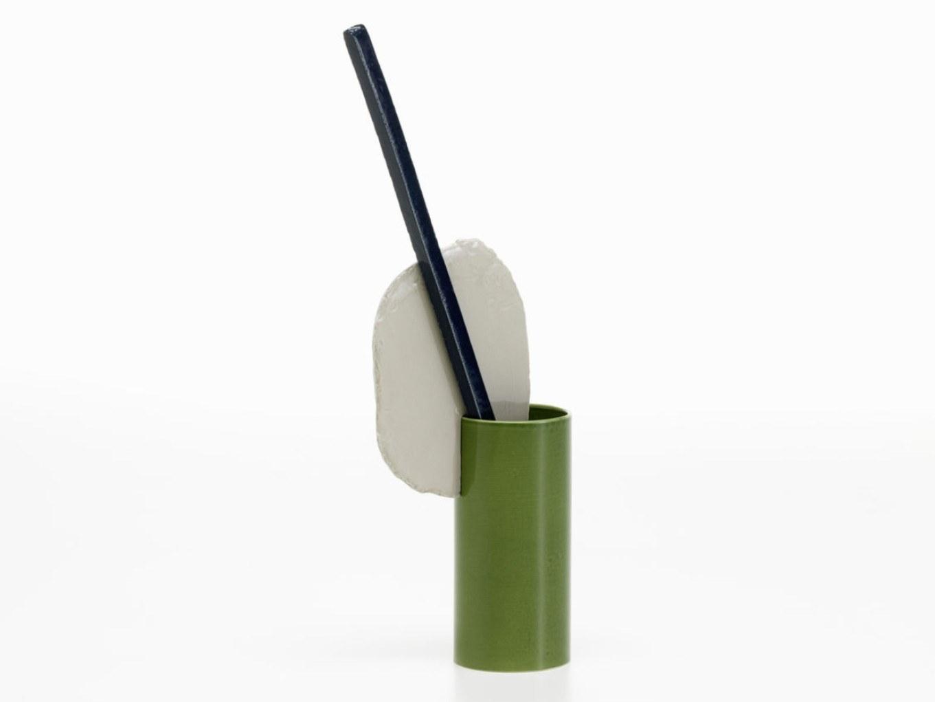 Handmade clay vase | Barre by Vitra