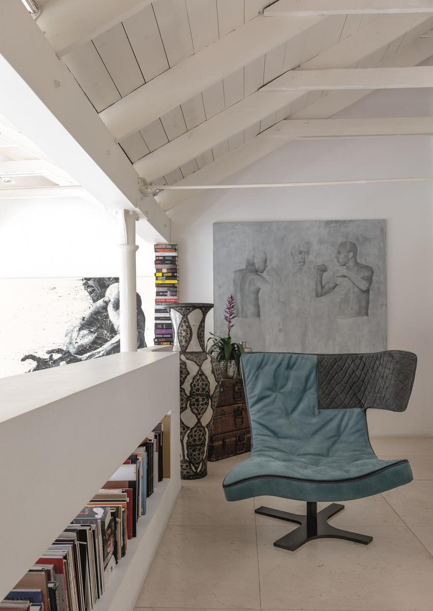 Leather armchair with 4-spoke base | Roxy by Arketipo