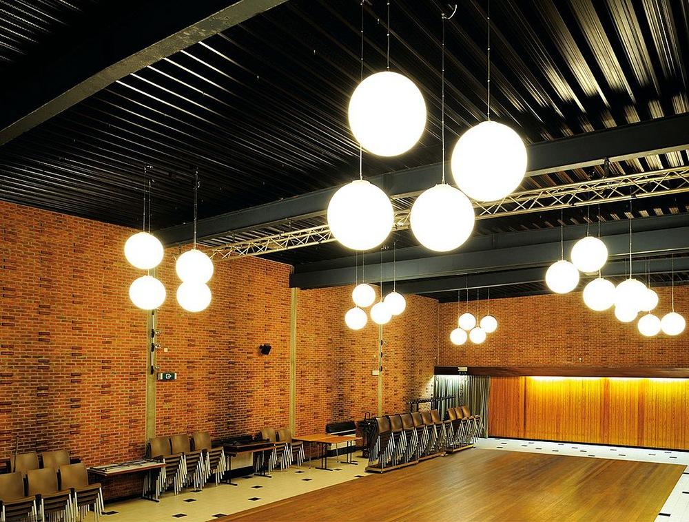 Glass pendant lamp in a contemporary style | Rotoball by SLV