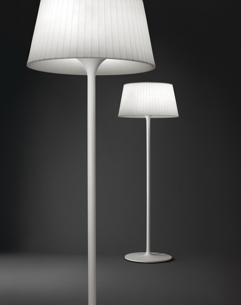 Fluorescent floor lamp | Plis Outdoor by Vibia
