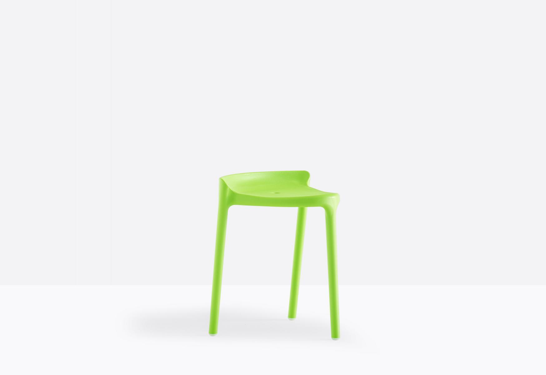 Low stackable stool | Happy 491 by Pedrali