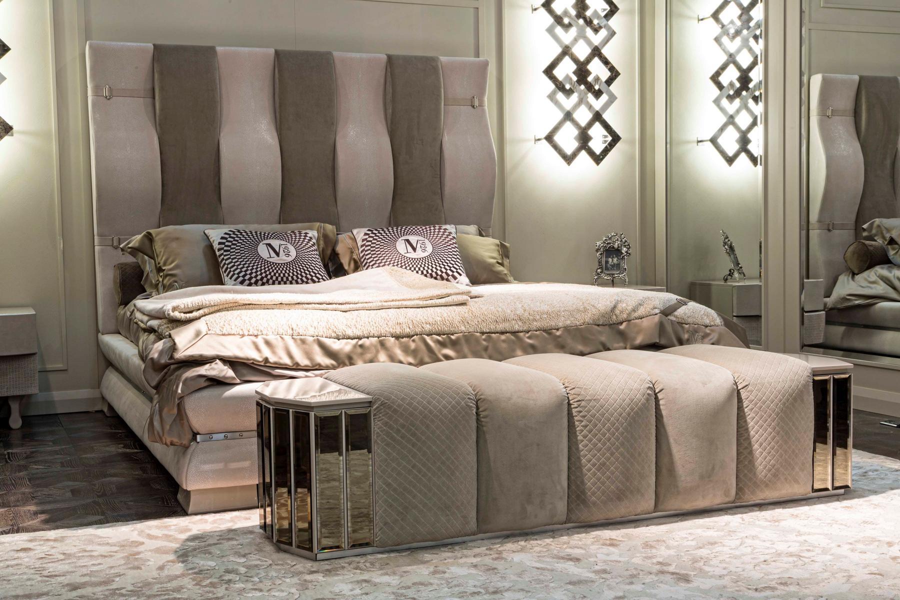 Storage velvet bench | Ola by Mantellassi 1926