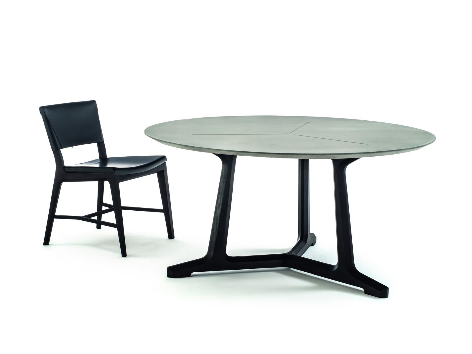 Round table with 3-star base | Arja by Frigerio